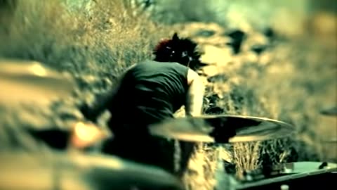 SOULFLY - Seek 'N' Strike (OFFICIAL MUSIC VIDEO)