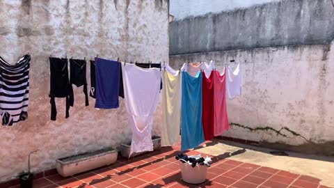 How to dry clothes in the sun