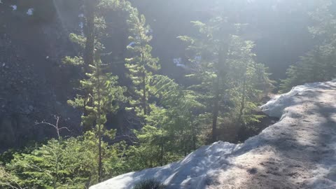 Hiking the Edge of the Icy Ridgeline – Tamanawas Falls – Mount Hood – Oregon