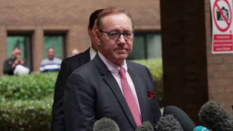 Kevin Spacey gives thanks after declared “not guilty” in sexual assault trial