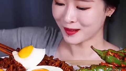 Level Up My Mukbang: Spicy Noodles and Egg