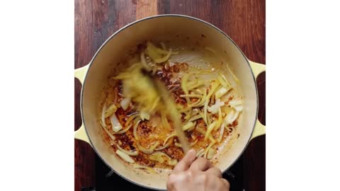 HOW TO MAKE THE BEST ONE POT CHICKEN RICE