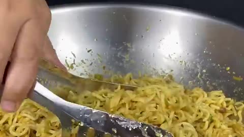 Viral Recipe Aglio e olio Maggi ASMR Cooking #food #shorts #cooking #maggi #indianasmrworld