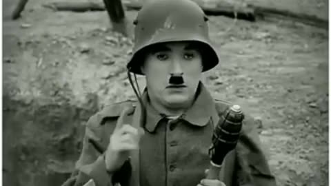 Funny moment by charlie Chaplin in war...🤣😆