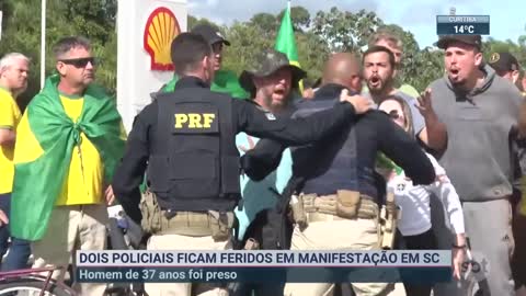Manifestantes bolsonaristas atacam viaturas no Pará | SBT Brasil (07/11/22)
