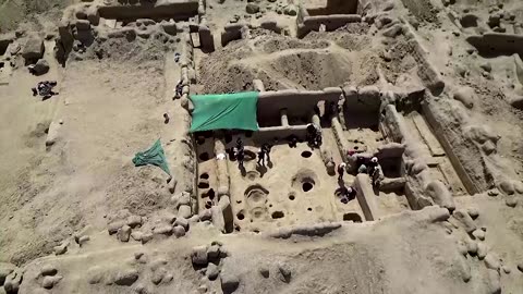 Archaeologists in Peru find adolescent mummy