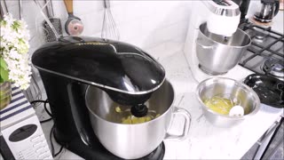 How to Make Swiss Meringue Buttercream. Buttercream recipe