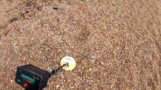 20 Year Old Viking VK30 Metal Detector At The Beach