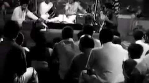 Rare Vintage Video of Legendary Singer Gulam Ali Performing Iconic "Chupke Chupke" Song