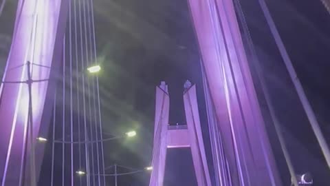 Drive on the bridge