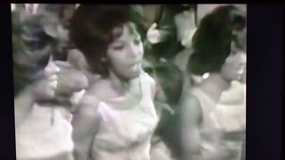 Martha and The Vandellas (Stevie Wonder drum Solo) Dancing In The Streets 1964