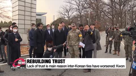 Kwon Young-se visits inter-Korean truce village of Panmunjom for first time as unification minister