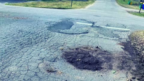 Watch this neighborhood battle the city over a pot hole, for over a year. 🥵