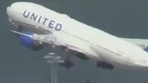 United Airlines Boeing 777 loses tire while taking off