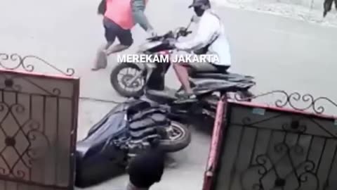 Robbing a Motorcycles Goes TERRIBLY WRONG