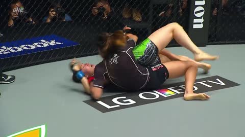 Angela Lee Unleashed The FIRST-EVER Twister Submission In ONE!