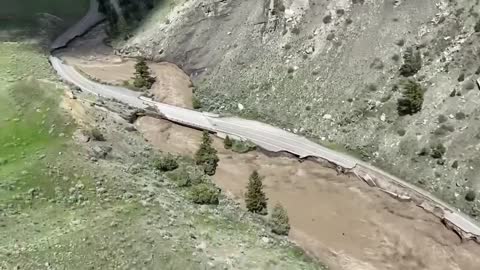 WYOMING | Video shows road destroyed in Yellowstone as tourists remain trapped in area