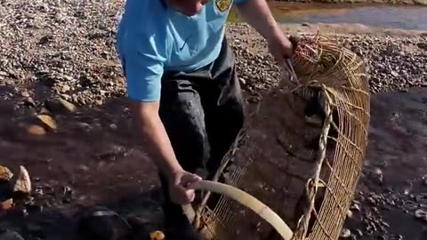 Primitive Technology FISH TRAP With Fishing