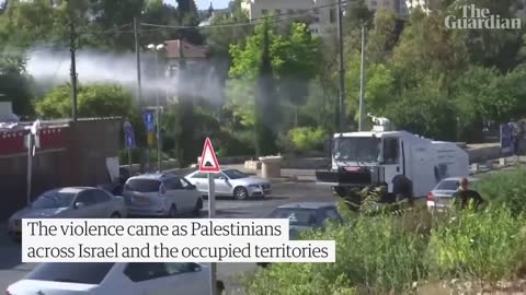 Israeli police use cannon and teargas during clashes in Jerusalem and West Bank_3