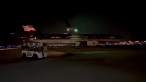 Behind Scenes — President Trump 🛬 Palm Beach, Florida