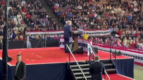 BREAKING: Protester/agitator tries to disrupt Trump rally in New Hampshire.