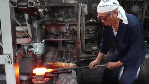 How Japanese samurai swords were made. A 75-year-old swordsman who has made 1,000 Japanese swords