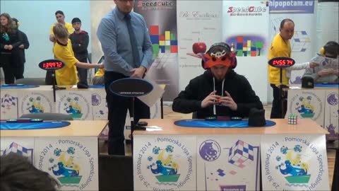 Guy Breaks World Record By Solving Rubik's Cube Blindfolded
