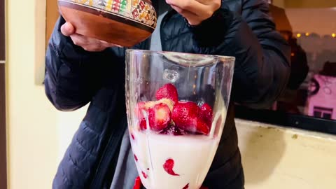 El MEJOR JUGO de FRESA con LECHE - Barato, fácil y rápido