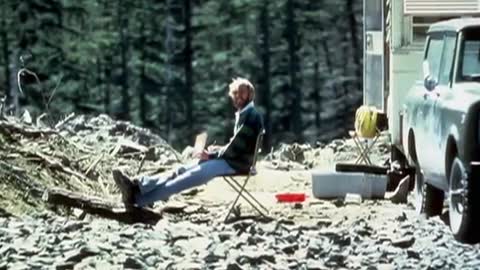 Mount St. Helens Disintegrates in Enormous Landslide