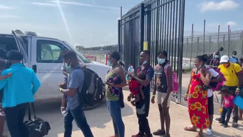 Border Patrol Opens Gates into US to Illegals from Africa, Haiti