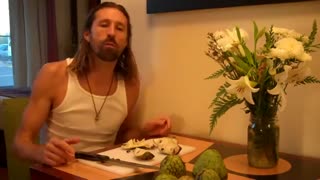 HOW TO EAT A CHERIMOYA ~ THE BEST FRUIT IN THE WORLD! - Dec 28th 2011