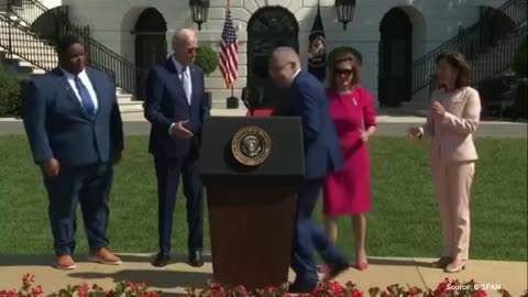 “Exactly 3 Seconds To Forget”: “Goldfish” Biden Roasted Over Embarrassing Handshake Incident