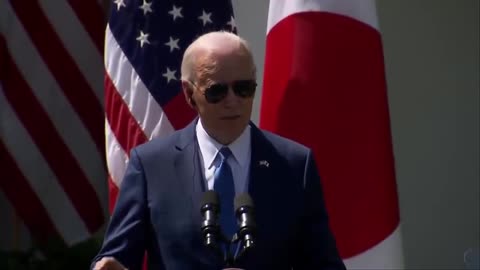 BIDEN: “Elect me. I’m in the 20th Century.” 😳