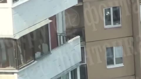 Russia: A psycho shooting at passers-by from his balcony in Saint Petersburg.