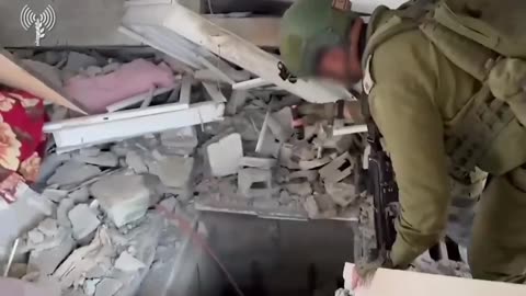 Israeli troops inspecting Hamas underground tunnels