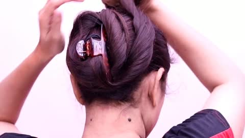 New simple hair style girl everyday / easy hair style girl for long hair / big claw clip hairstyles