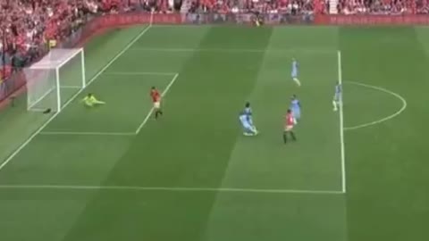 VIDEO: Rashford amazing run & disallowed goal vs Manchester City
