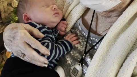 90-Year-Old Woman Meets Her 18th Great-Grandchild for First Time