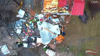In the US, a tornado hit Arkansas! People under the rubble
