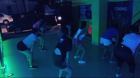 Pequeña coreo con pasos básicos de twerk 🔥