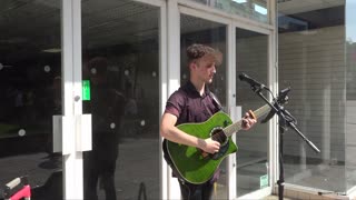 Don't Look Back in Anger . Aron James Busking the Ocean City Plymouth 12th August 2020