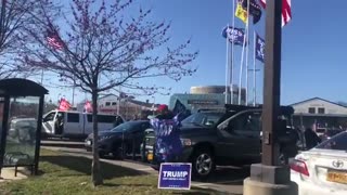 🚨BREAKING🚨A flash mob of #Trump supporters just popped up outside the #RonDeSantis event