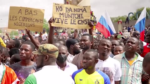 Nigeria arrests tailors over Russian flags at protests | REUTERS