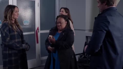 Bailey, Carina and Jo Open the Clinic - Grey's Anatomy