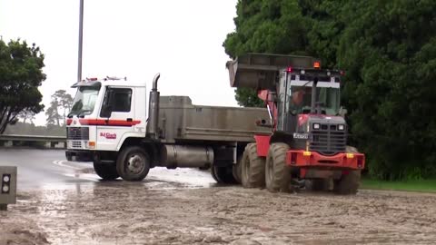 Rains ease in New Zealand but more forced from homes