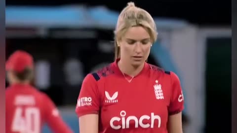 Beautiful- Lady- Cricketer- Lauren- Bell