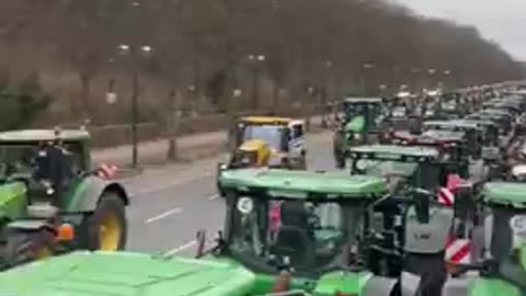 Thousands of German Farmers Bring Parts of Berlin to Standstill - to Protest Rising