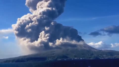 Top 5 Volcano Eruptions Caught on Camera