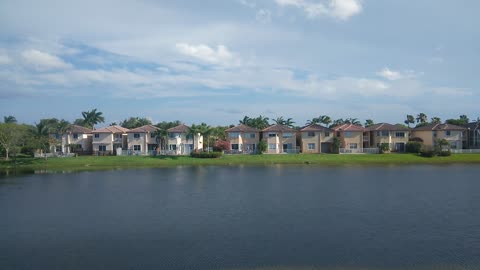 Doral Florida - Timelapse over the pond