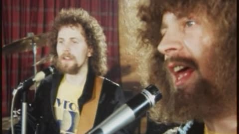 Electric Light Orchestra (ELO) - Can't Get It Out Of My Head = Music Video 1975